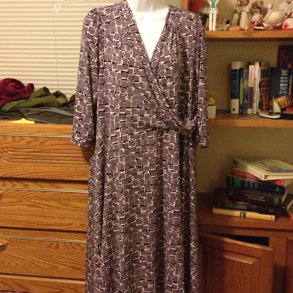 Lavender/black/white dress